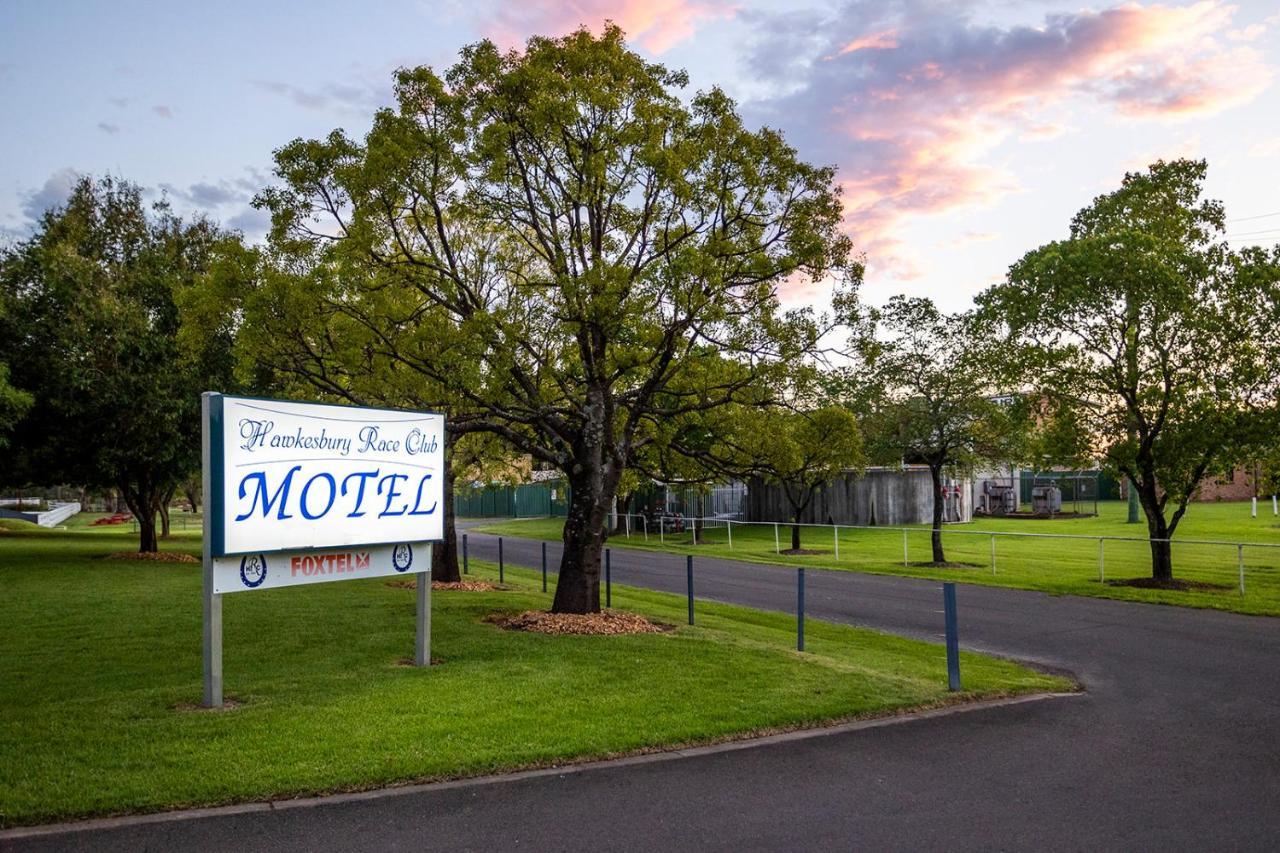 Hawkesbury Race Club Motel Windsor Exteriör bild